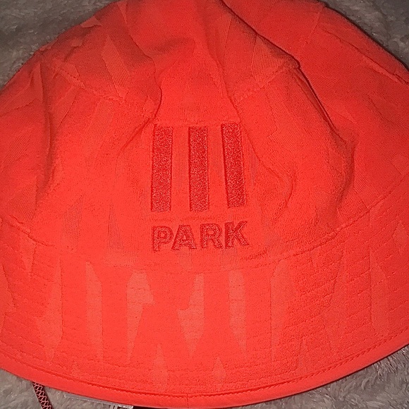 🐝 IVY PARK FLEX 2021 DROP BUCKET HAT - Picture 4 of 6